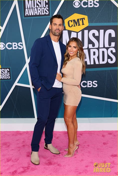 Jessie James Deckers Husband Eric Forgot His Wedding Ring At Cmt Music Awards 2022 So See What