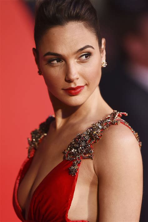 Gal Gadot Weight Height And Age CharmCelebrity