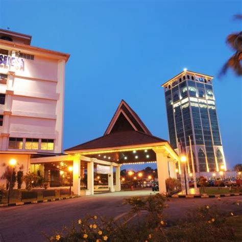 Top rated cheap hotels in pasir gudang include oyo 432 my 7days inn, floral hotel and oyo 90090 roselyn inn 2 based on user reviews. Hotel Selesa Pasir Gudang | House styles, House, Hotel