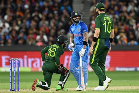 T20 World Cup Virat Kohli Masterclass Helps India Beat Pakistan In