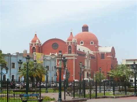 Lima La Única La Ruta Histórica De Los Barrios Altos