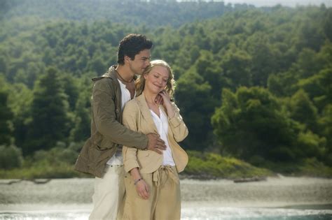 foto de amanda seyfried mamma mia la película foto amanda seyfried dominic cooper