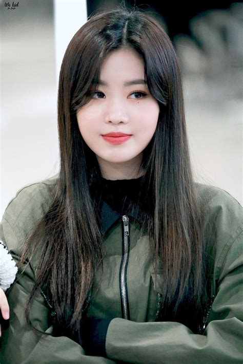 There are already 36 enthralling, inspiring and awesome images tagged with gidle soojin. #SOOJIN || #GIDLE | Soyeon, Coreana, Roxo neon