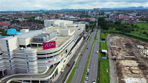 Kuching's premier mall, the spring was the starting base for many international retailers in east malaysia. Sarawak Kuching Shopping mall - YouTube