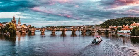 Lucemburském, který byl mocným vladařem 14. ? Karlův most, Praha - průvodce, historie, fakta, zajímavosti