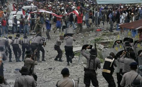indonesia s papua cover up reflex prompts police dormitory raid human rights watch