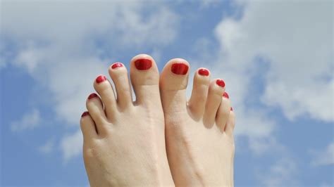 People Cant Tell Their Toes Apart Without Looking Mental Floss