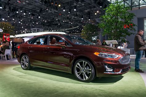 The 2020 ford fusion may not be the most athletic car in the class, but it's certainly in the top half. Fluff, buff, and safety stuff: 2019 Ford Fusion gets new ...