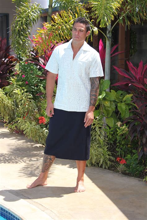 Pin By Trey L On Men In Kilts Skirts Sarongs Etc Samoan Clothing