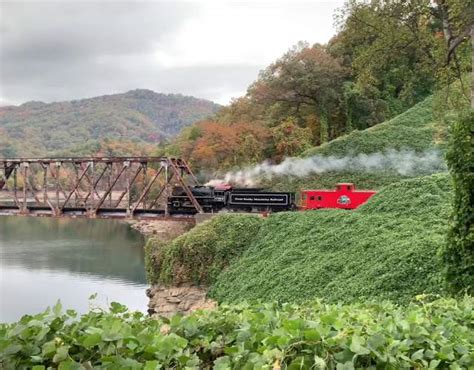 Steam Train Excursions From Bryson City Take You To The Nantahala Gorge