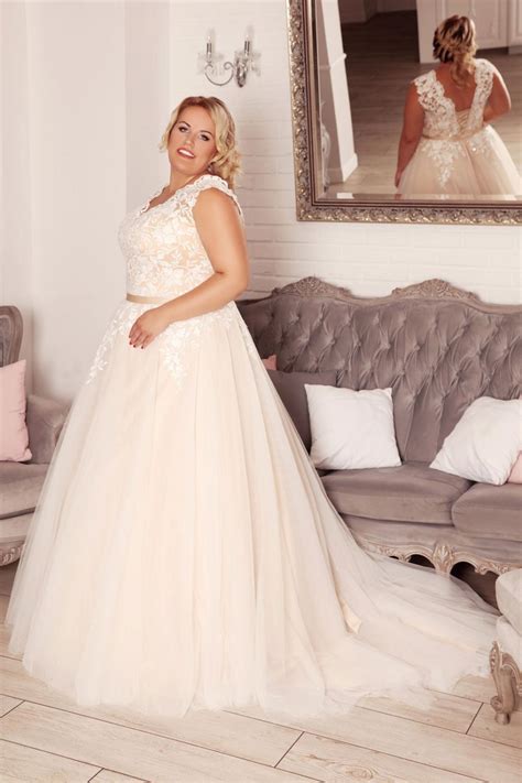 Aktuelle mode für jeden anlass. XXL Brautkleid nach Maß Blush mit Spitze - Kleiderfreuden