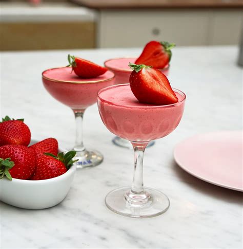 The Most Tasty Vegan Strawberry Mousse Ever Bettinas Kitchen