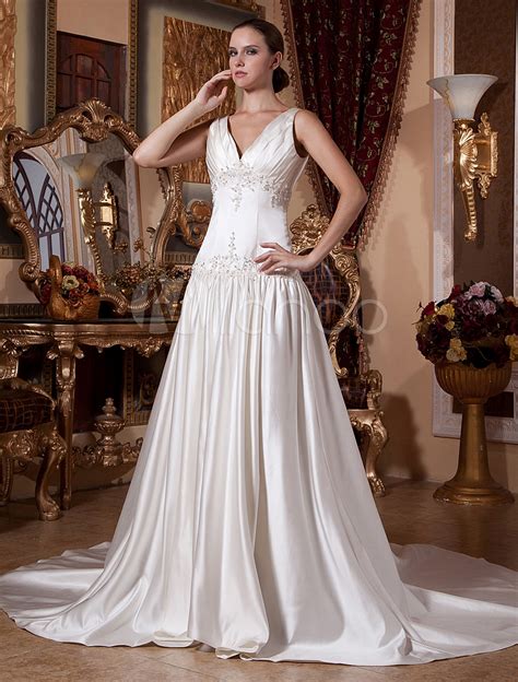 Slimming Ivory Satin V Neck Sleeveless A Line Wedding Dress