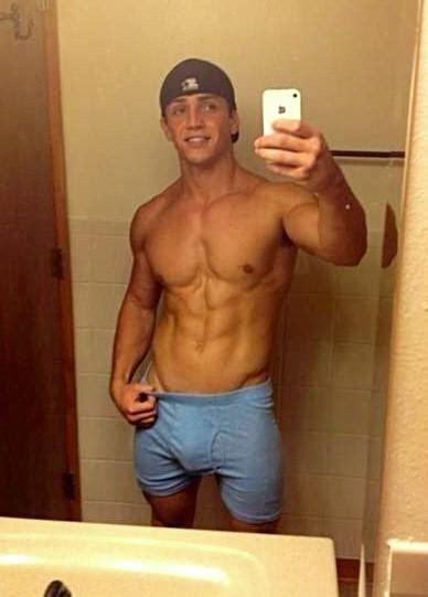 Bulgespotter 👀 On Twitter Yummm I Love Selfpics Of A Fit Lad With A