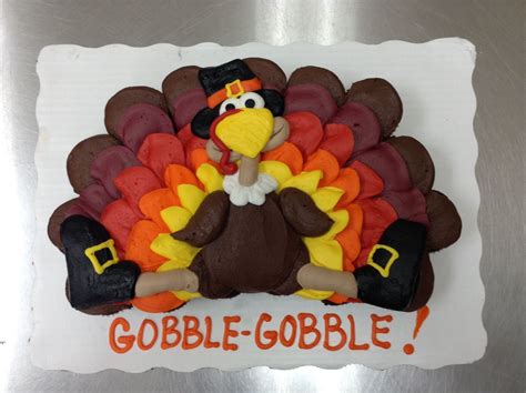 Thanksgiving Turkey Cupcake Cake Made With 24 Cupcakes And Buttercreme Turkey Cupcakes