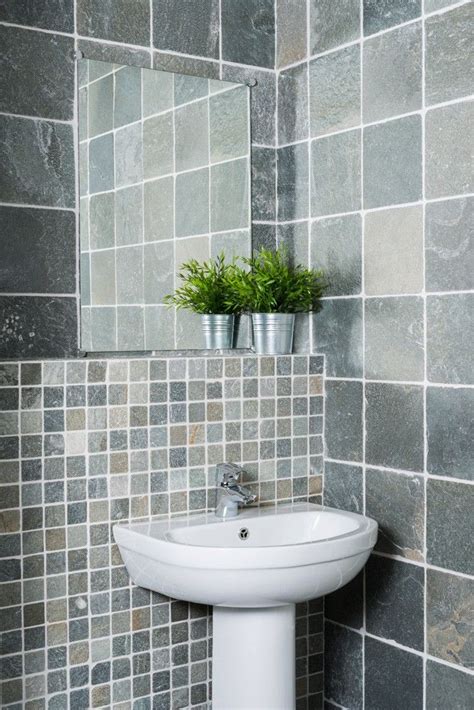 Hvis du pusser opp et bad eller har andre prosjektet er det alltid kjedelig å. Classical tumbled slate 01 20x20 - MegaFlis.no | Fliser ...