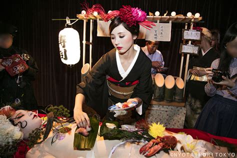 Group Seeks To Show The World The Art Of Nyotaimori Eating Sushi Off A Naked Woman’s Body With