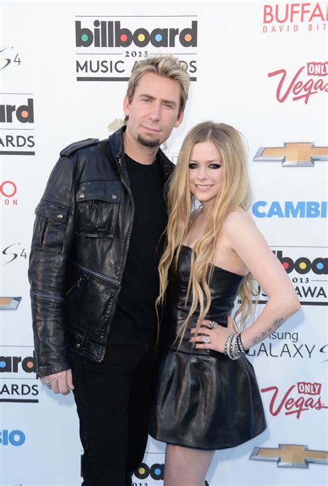 Avril Lavignes Ex Husband Deryck Whibley Files To Drop Her Last Name