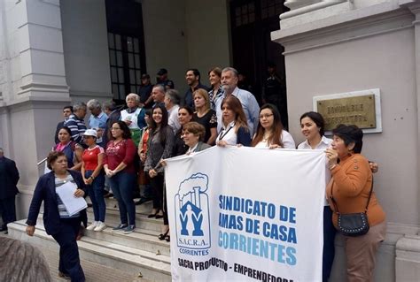 Investigators are still trying to determine if they tried . Miguel Arias apoyó reclamo de estatales contra cambios en ...