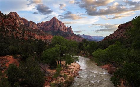 Zion National Park In Utah Hd Wallpaper Background Image 2880x1800