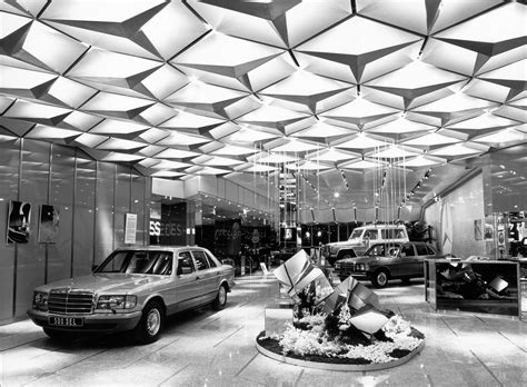 Here ground floor accommodates front open area for parking and new cars unloading, big showroom with car display, car service area, service workshop, ramp going towards terrace for new cars. Pin by Kadir Renklibay on Spaces | Dealership showroom ...