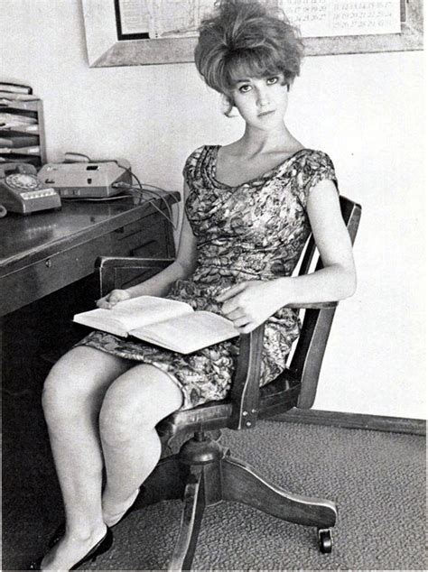 37 vintage portrait photos of sexy secretaries in the 1960s ~ vintage everyday