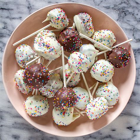 Grease the cake pop mould. Recoie For Cake Pops Made Using Moulds : 3 Easy Ways to Make Cake Pops Without a Mold - Baking ...