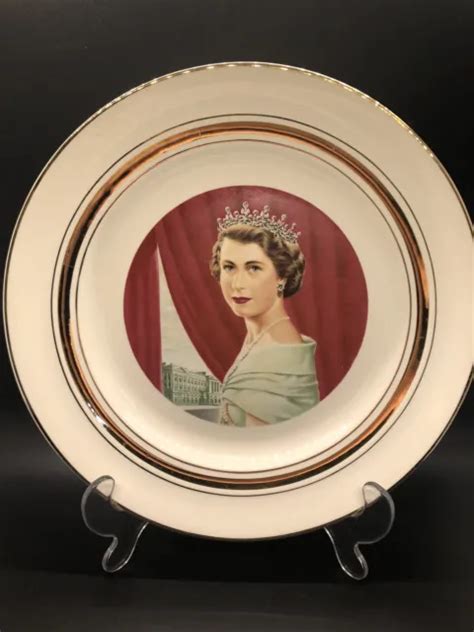 Vtg Plate Queen Elizabeth Ii Commemorative Coronation Painted By