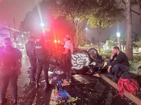 Terminan Parranda Volcando Su Auto En La Avenida Xalapa