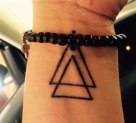 triple-triangle,-minimalist-cool-and-simple-tattoo-triangle-tattoo