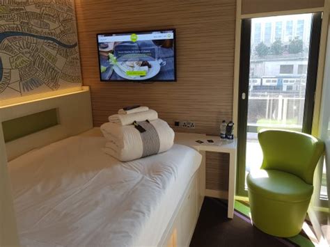 Set in the cultural heart of the capital and just minutes away from st pancras international, our premier. 20170810_174007_large.jpg - Picture of hub by Premier Inn ...