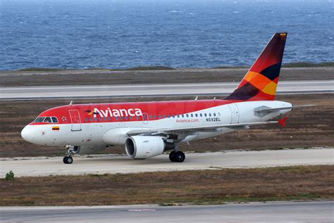 Avianca Colombia Airbus A318 111 N592el V1images Aviation Media