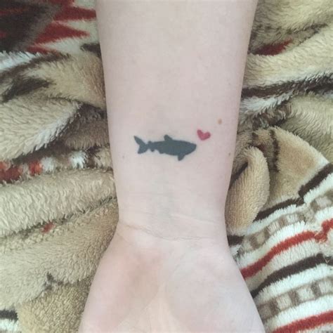 Back tattoos, girls tattoos, henna tattoos, shoulder tattoos, shoulder tattoos. Pin by antriana karpasiti on Tattoos | Shark tattoos ...