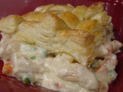 Water chestnuts, cooked chicken, grated sharp cheddar cheese this cheesy chicken casserole from paula deen is a perfect weeknight dinner for the whole family you will find no difficulties in shredding them in the recipe of chicken spaghetti paula deen. Lady And Sons Chicken Pot Pie Paula Deen) Recipe - Genius ...
