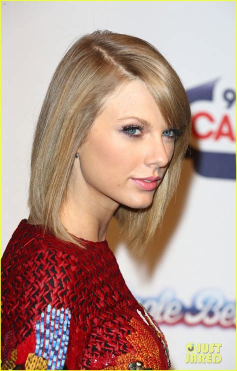 Taylor Swift Shows Off Her Toned Stems At Londons Jingle Ball Photo