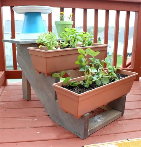 How To Build An Outdoor Tiered Planter In With Images