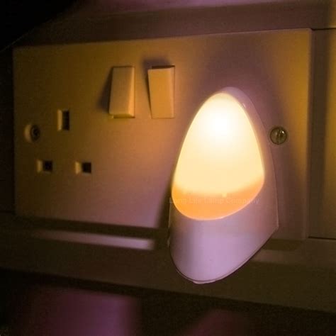 Automatic Led Night Light Dusk To Dawn Wall Plug In Warm White Sensor