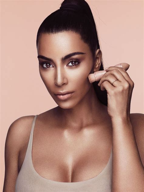 Pauta Saiba O Segredo De Kim Kardashian Para Uma Pele Bonita Kit De