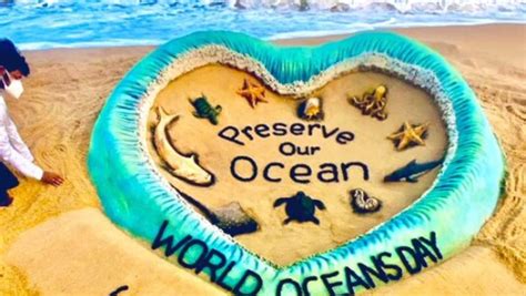Indigenous peoples' day is a holiday that celebrates the history and contributions of the indigenous peoples of north america. World Oceans Day 2021: Odisha sand artist's stunning ...