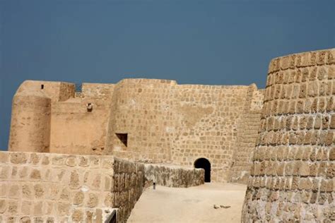 Assyrian Arch In The Ruins Of Bahrain Fort Bahrain Fort Bahrain Travel Story And Pictures