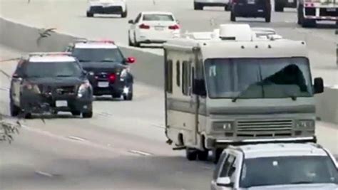 motor home police chase ends with escape of paroled sex offender