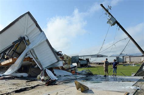 Deadly Tornadoes Sweep Across Mississippi News Al Jazeera