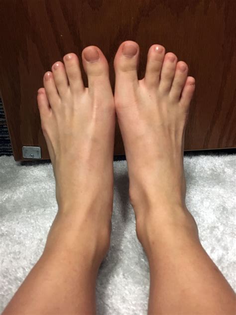 Beautiful Female Feet Telegraph