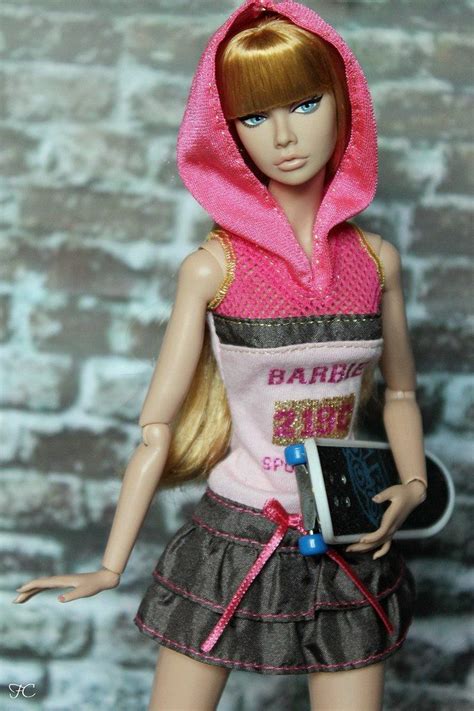Пин на доске Barbie Poppyparker Lv And