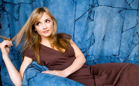 Awesome ultra hd wallpaper for desktop, iphone, pc, laptop, smartphone, android phone (samsung galaxy. Rachael Leigh Cook HD Wallpaper | Background Image ...