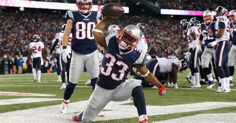 Former Patriots Titans Rb Dion Lewis Giants Agree To Terms Cbs New York