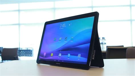 Samsungs 184 Inch Galaxy View A Tablet Made For The Edutainment