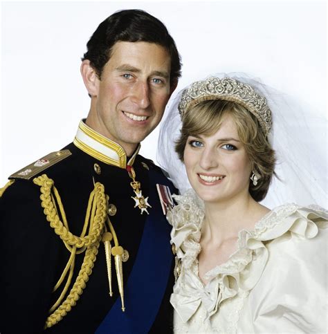 A 'princesa do povo' morreu há quase 20 anos, devido a um acidente de carro ocorrido em paris quando tinha 36 anos, a 31 de agosto de 1997. A tiara usada pela princesa Diana em seu casamento é usada ...