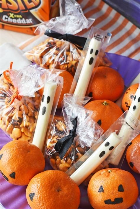 Non Candy Halloween Lunchbox Snacks