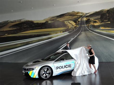 Bmw I8 Police Car Will Make You Stop And Take Notice Carscoops